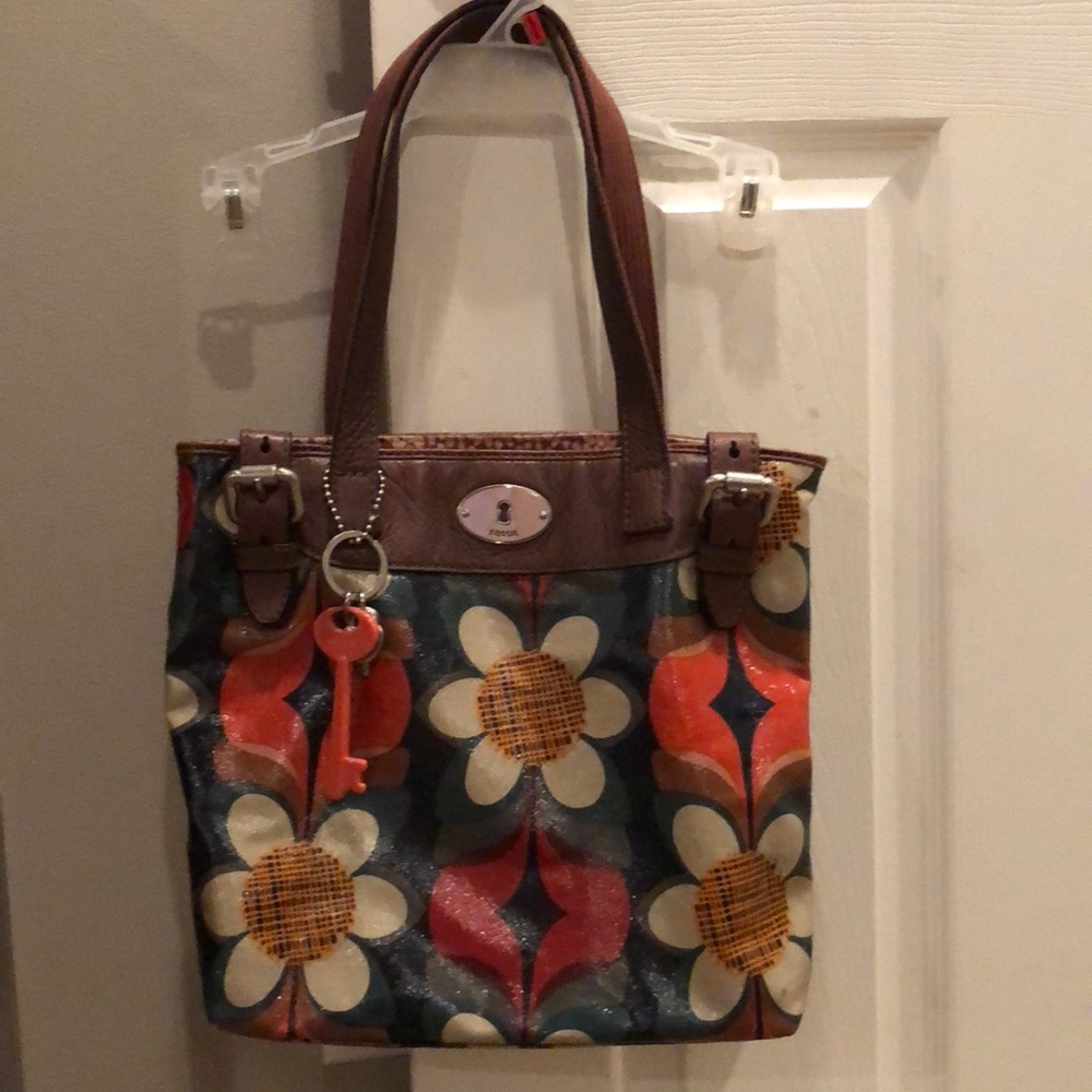 Fossil floral purse
